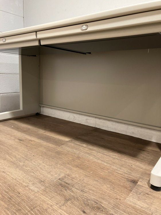 コクヨセールスマンデスクシリーズ 1400平デスク 商品画像4