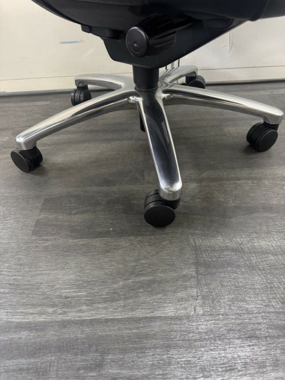 コクヨマネージメントチェア フィロソフィーシリーズ 固定肘付フィロソフィーチェア 商品画像7