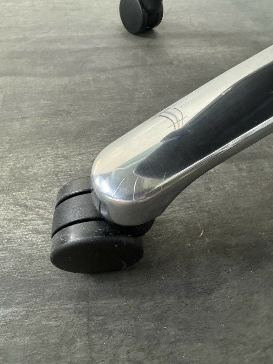 コクヨマネージメントチェア フィロソフィーシリーズ 固定肘付フィロソフィーチェア 商品画像14