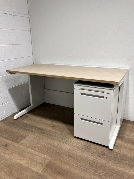 イトーキCZRシリーズ 1400平デスク+ワゴンセット 商品画像1