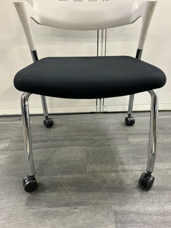 イトーキカクタスシリーズ スタッキングチェア 商品画像10