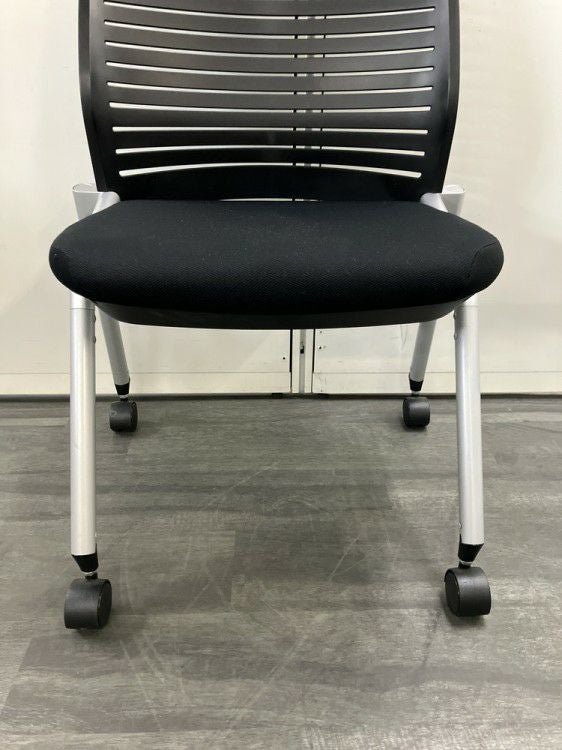 イトーキA-4シリーズ ネスティングチェア 商品画像8