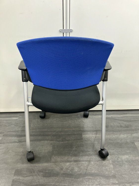 コクヨプロッティシリーズ スタッキングチェア 商品画像4