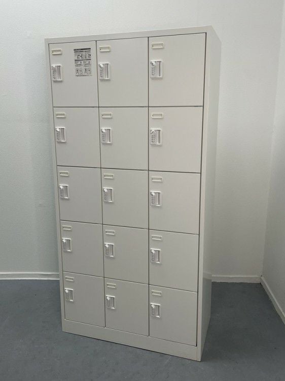 オカムラFZタイプシリーズ 15人用ロッカー 商品画像1