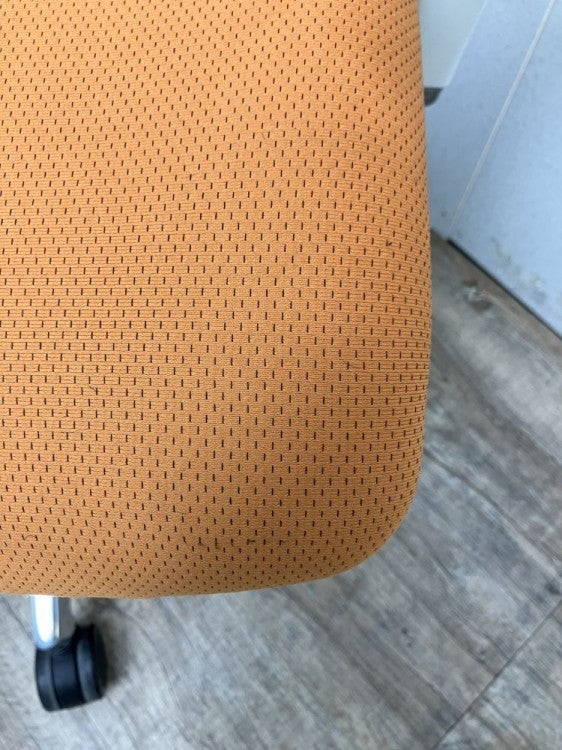 エルゴヒューマン可動肘付フィットチェア 商品画像4