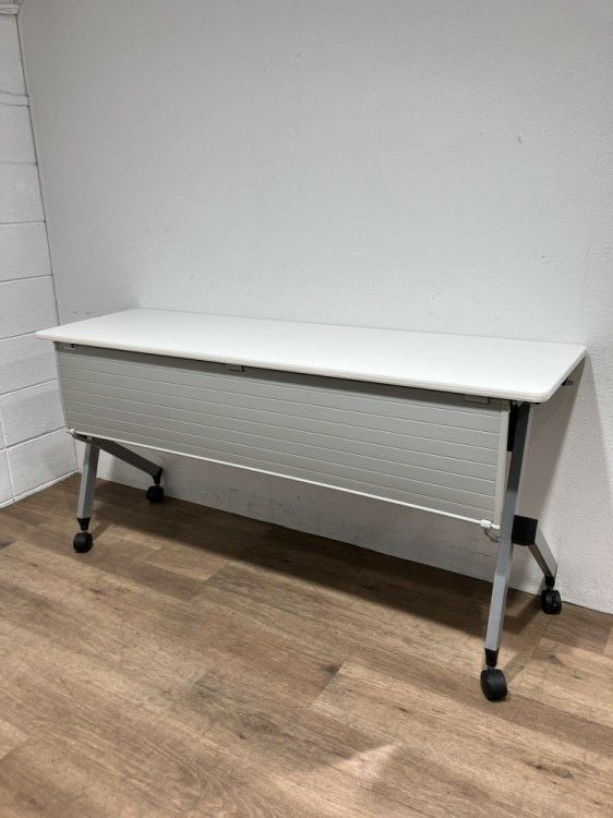 イトーキHXシリーズ 1500平行スタックテーブル 商品画像1