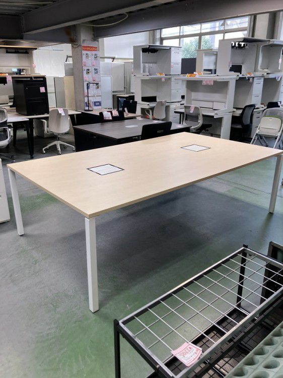 コクヨ オフィス用テーブル(円形)　ミーティングテーブル　オフィス用デスク　【コクヨ SD-CTC14SAWPAWN 円形テーブル 】 ※在庫2点限り 送料無料】 コクヨ WORKFIT ワークフィット 会議テーブル ミーティング