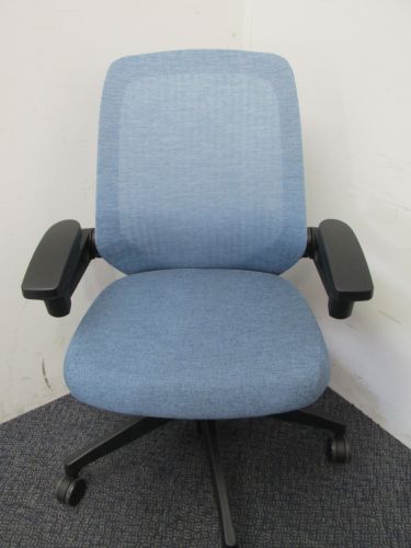 イトーキnort(ノートチェア)シリーズ 可動肘付きノートチェア 商品画像2