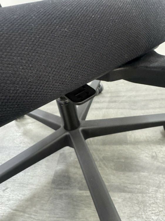 ウチダ（内田洋行）AJ2シリーズ 可動肘付AJ2チェア 商品画像10