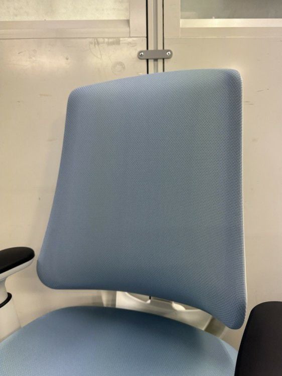 ウチダ（内田洋行）リーフレクシリーズ 可動肘付リーフレクチェア 商品画像3