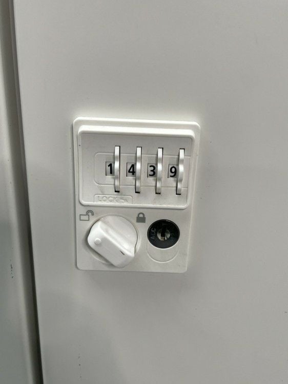 プラスM型ロッカーシリーズ 4人用パーソナルロッカー 商品画像11