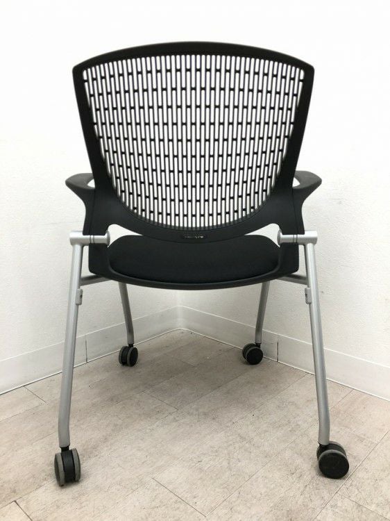 オカムラGrata（グラータ）チェア ネスティングチェア2脚セット 商品画像7