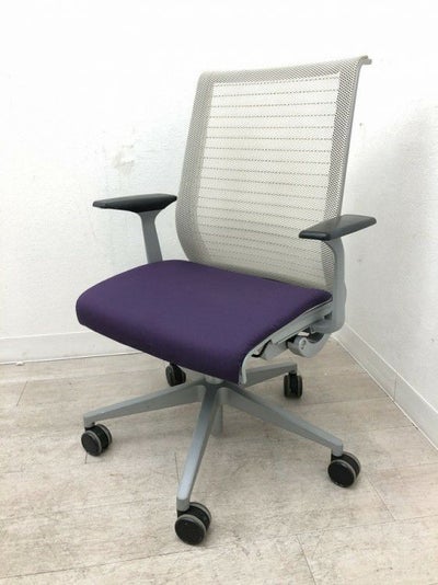 スチールケースシンク（Think）チェア 固定肘付シンクチェア 商品画像1