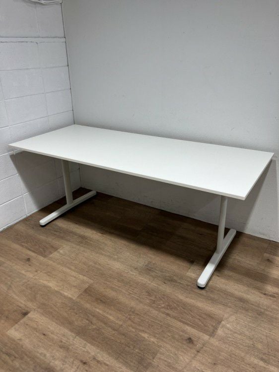 ウチダ（内田洋行）ST-1000シリーズ ミーティングテーブル 商品画像1