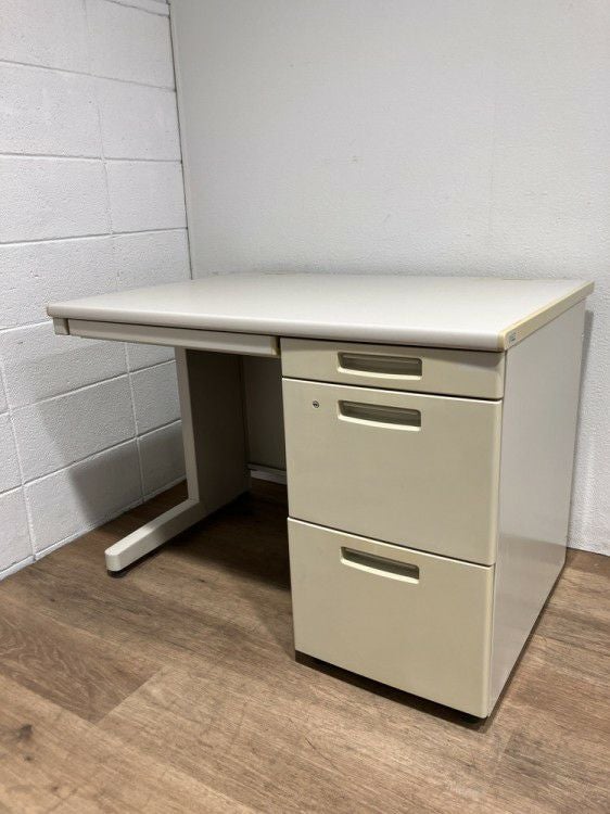 コクヨBS+シリーズ 1000片袖デスク 商品画像1