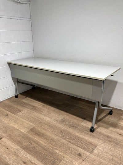 オカムラ1800平行スタックテーブル 商品画像1