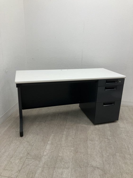 プラスフラットラインシリーズ 1400片袖デスク 商品画像1