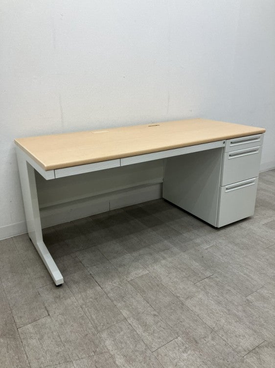 プラスUSシリーズ 1600片袖デスク 商品画像1