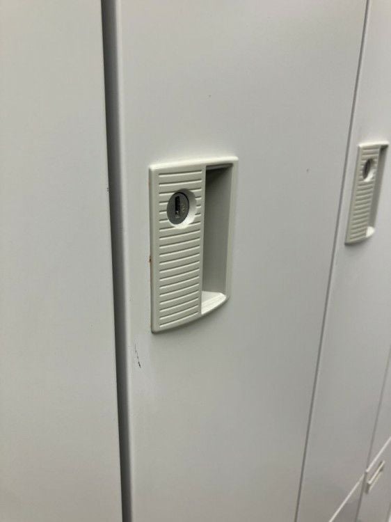 オカムラFZタイプシリーズ 8人用ロッカー 商品画像8