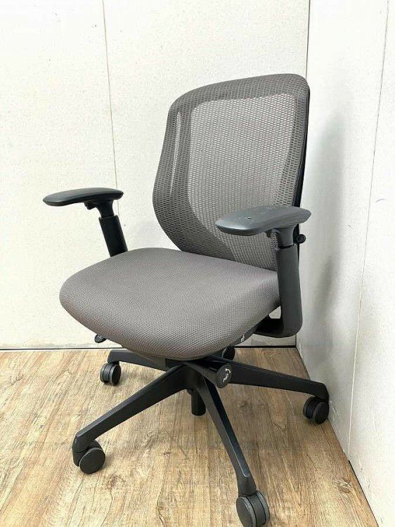 オカムラ 可動肘付シルフィーチェア C685XW FMR3 | 無限堂ネットショップ