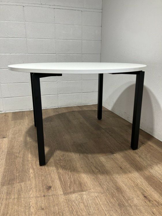 コクヨワークフィットシリーズ 1200丸テーブル 商品画像3