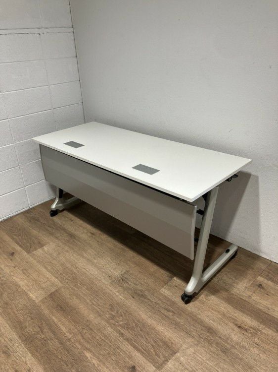 イトーキコンシアシリーズ サイドスタックテーブル 商品画像1