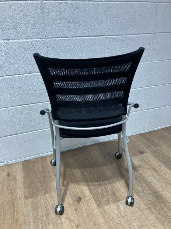 イトーキプリエ2シリーズ ネスティングチェア4脚セット 商品画像4