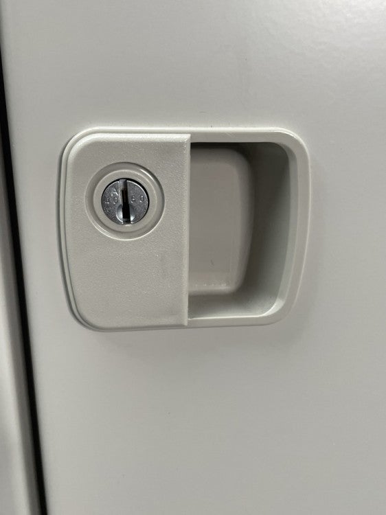 イトーキL型ロッカーシリーズ 3人用ロッカー 商品画像6