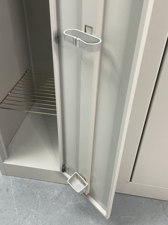 イトーキL型ロッカーシリーズ 3人用ロッカー 商品画像11