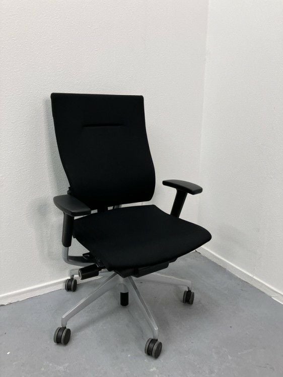 イトーキ可動肘付スピーナチェア 商品画像1