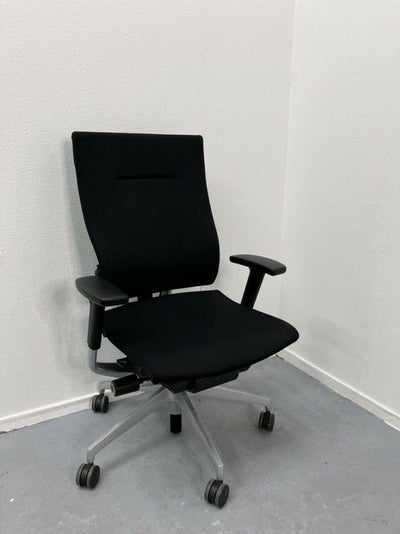 イトーキ可動肘付スピーナチェア 商品画像1