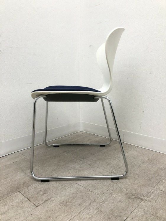 オカムラ9370シリーズ スタッキングチェア 商品画像3