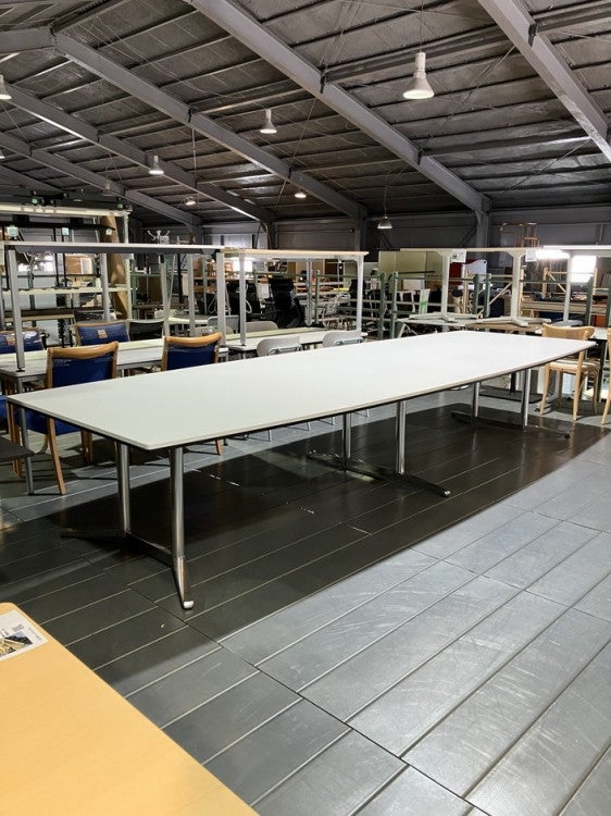 オカムララティオシリーズ 4800ミーティングテーブル 商品画像1