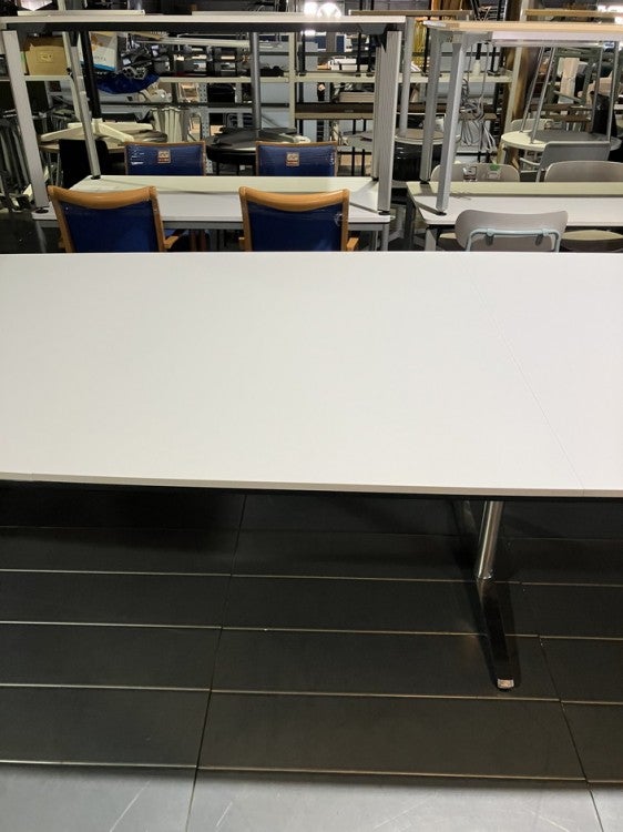 オカムララティオシリーズ 4800ミーティングテーブル 商品画像3