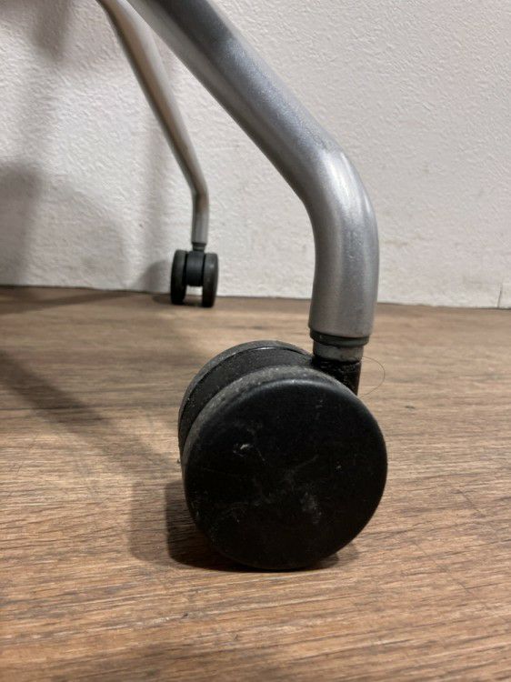 イトーキレクシブシリーズ ネスティングチェア4脚セット 商品画像4