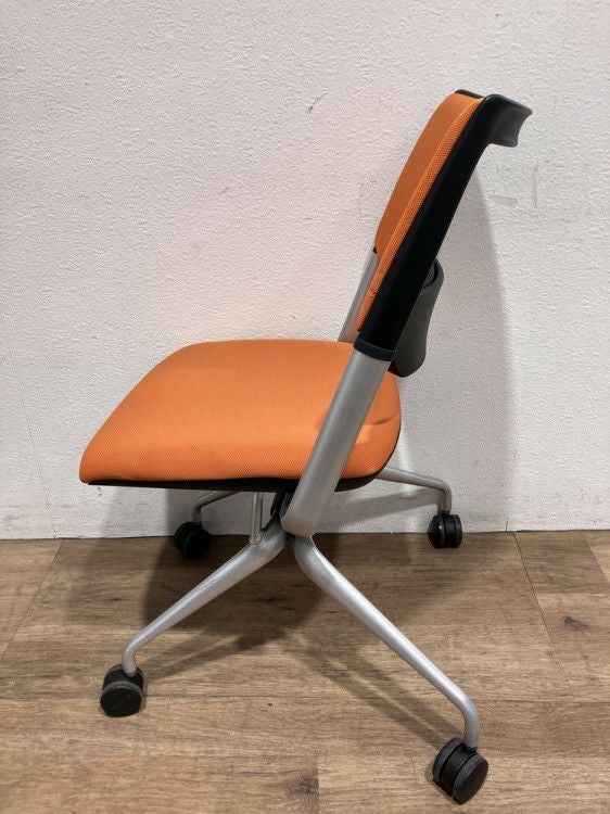 イトーキレクシブシリーズ ネスティングチェア4脚セット 商品画像6