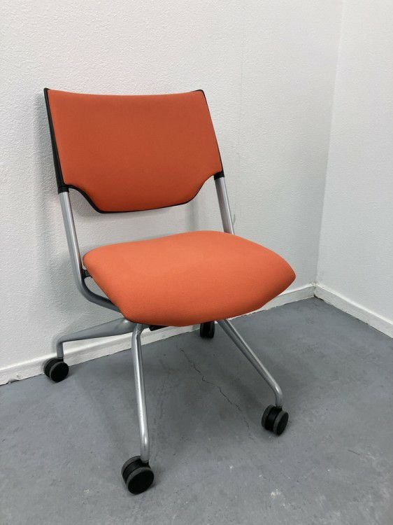 イトーキレクシブシリーズ レクシブチェア 商品画像1