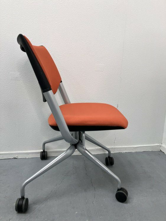 イトーキレクシブシリーズ レクシブチェア 商品画像3