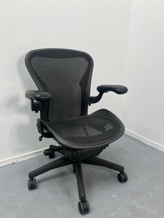 HermanMiller（ハーマンミラー）可動肘付アーロンチェア 商品画像1