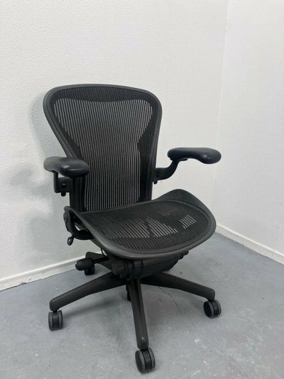 HermanMiller（ハーマンミラー）可動肘付アーロンチェア 商品画像1