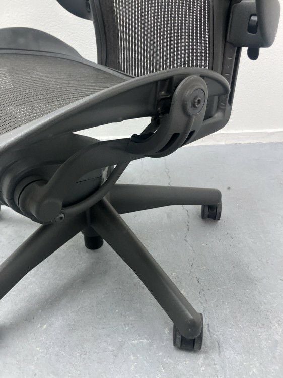 HermanMiller（ハーマンミラー）可動肘付アーロンチェア 商品画像10