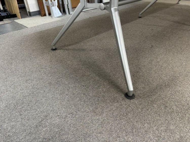 イトーキDDシリーズ 3200ミーティングテーブル 商品画像7