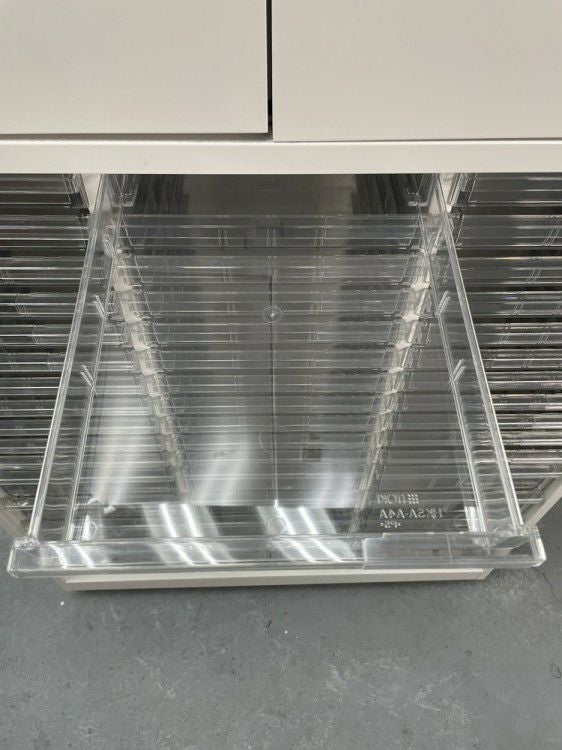 イトーキシンラインシリーズ 両開きクリアトレー上下書庫 商品画像12