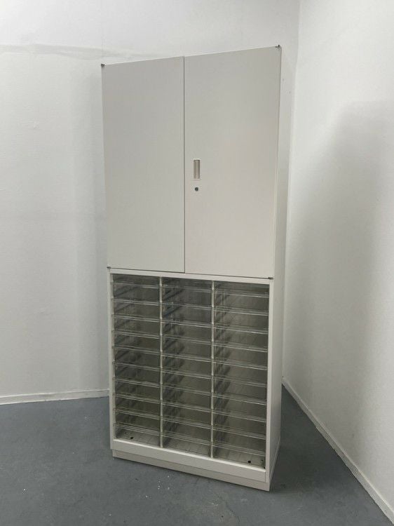 イトーキシンラインシリーズ 両開きクリアトレー上下書庫 商品画像1