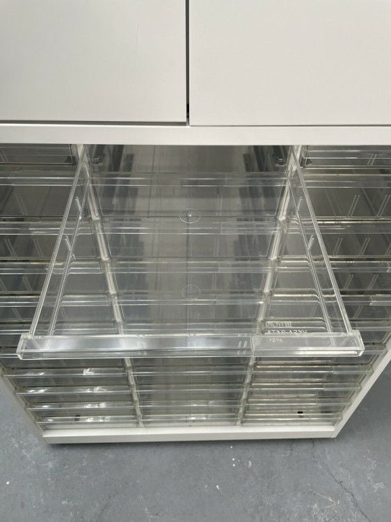 イトーキシンラインシリーズ 両開きクリアトレー上下書庫 商品画像13