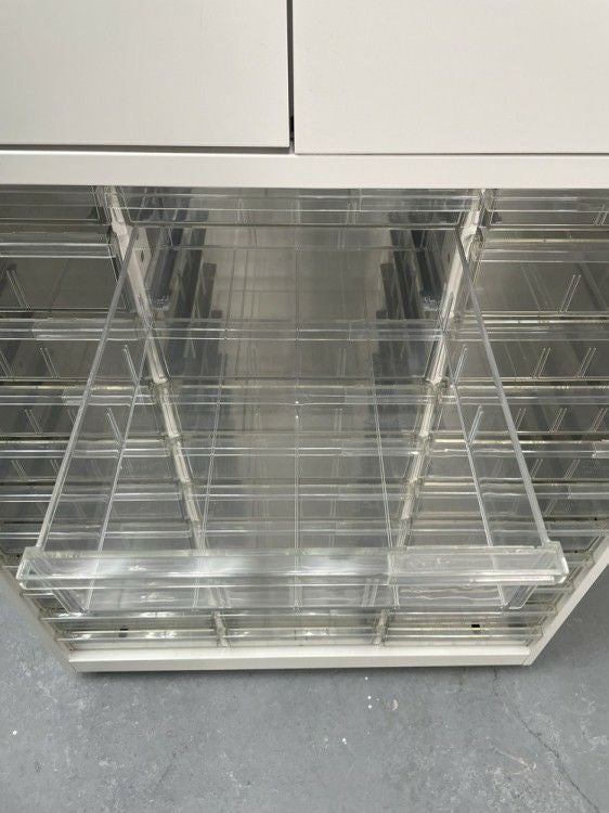 イトーキシンラインシリーズ 両開きクリアトレー上下書庫 商品画像14