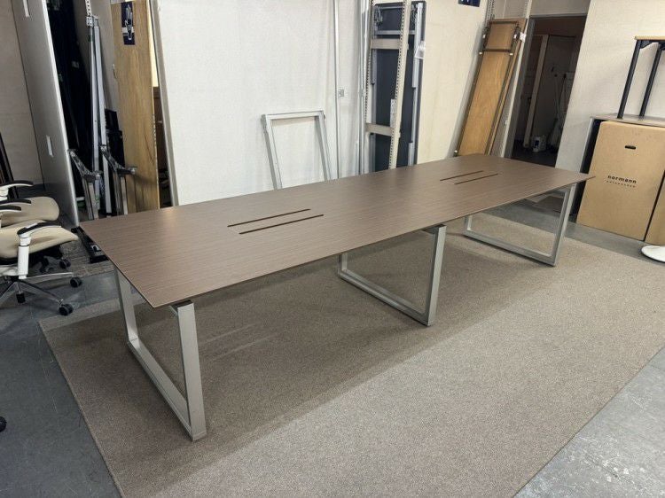 イトーキインフューズシリーズ 3200ミーティングテーブル 商品画像1