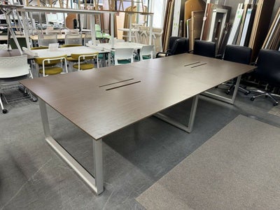 イトーキインフューズシリーズ 3200ミーティングテーブル 商品画像1