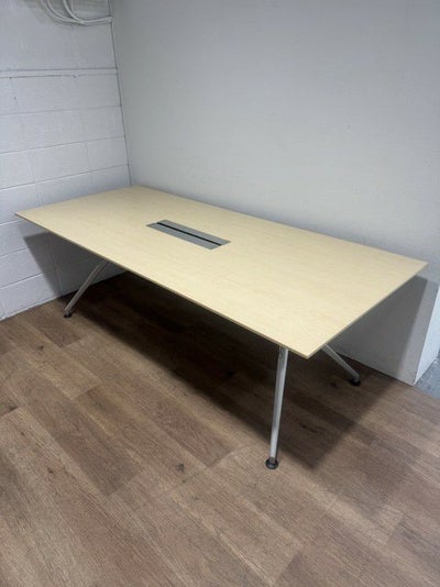 イトーキDDシリーズ ミーティングテーブル 商品画像1