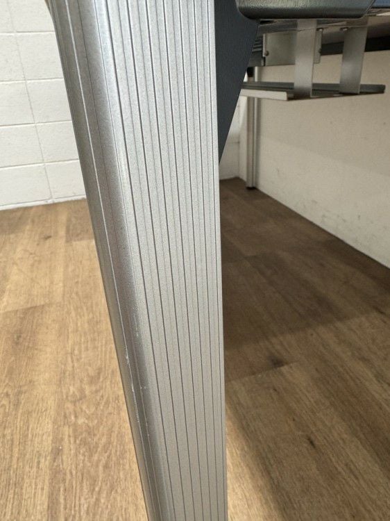 イトーキDEシリーズ ミーティングテーブル 商品画像9